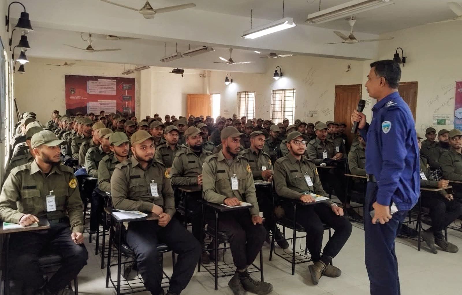 পুলিশ ও আনসার নিরপেক্ষ নির্বাচন উপহার দিবে : ফেনীর পুলিশ সুপার
